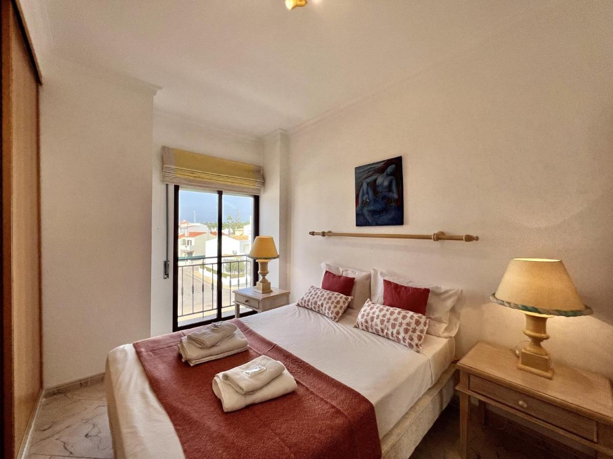 Quarteira Elegant With Pool By Homing Apartment Bagian luar foto