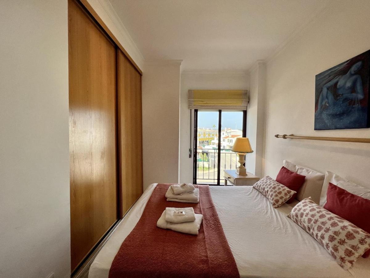 Quarteira Elegant With Pool By Homing Apartment Bagian luar foto