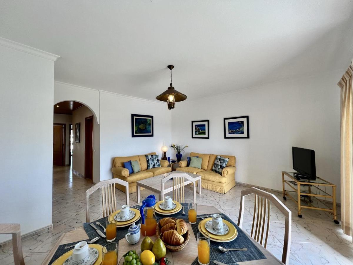 Quarteira Elegant With Pool By Homing Apartment Bagian luar foto