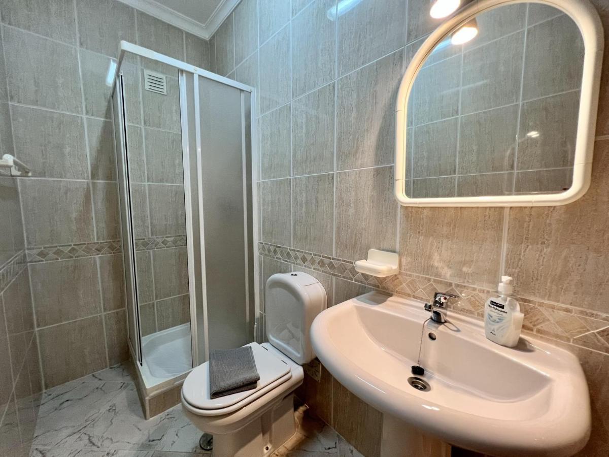 Quarteira Elegant With Pool By Homing Apartment Bagian luar foto