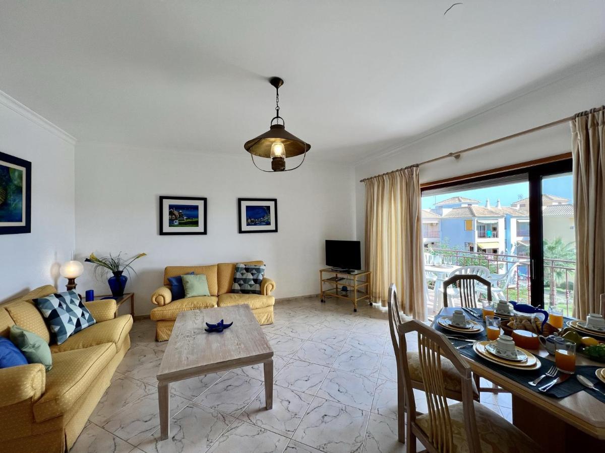 Quarteira Elegant With Pool By Homing Apartment Bagian luar foto