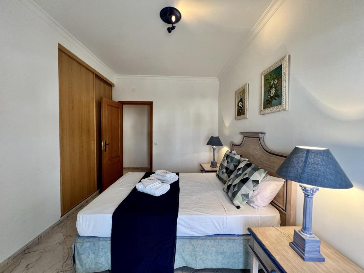 Quarteira Elegant With Pool By Homing Apartment Bagian luar foto
